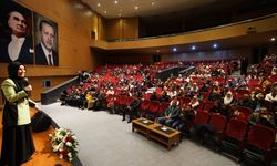 Yazar Tongar, Aile Olmak ve Aile Kalmanın Önemini Anlattı