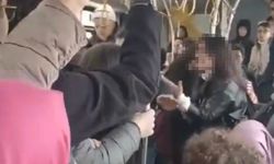 Otobüste 2 kadının saç baş birbirine girdiği kavga kamerada