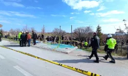Konya'da otomobil otobüs durağına daldı: 4 ölü, 5 yaralı