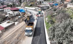 Türkoğlu’nda Orçan Caddesi Sıcak Asfaltla kaplandı!