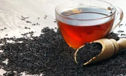 ☕ Siyah Çay Nedir ve Nasıl İçilir? Yüksek Kafein ve Aromatik Lezzetler