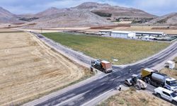 Kahramanmaraş Büyükşehir, Elbistan’da Yolları Bir Bir Yeniliyor!