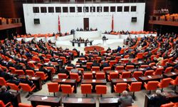 “Cuma namazında çalışanlar izinli sayılsın” teklifi Meclis’te!