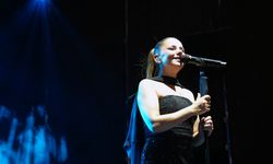 Merve Özbey Kahramanmaraş’ta sahneye damga vurdu!