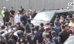 Polis zoruyla CHP Binasına gelen Gürsel Tekin; “Bunların hiçbiri CHP’li değil”