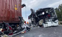 7 kişinin öldüğü otobüs kazası nasıl oldu? Vali kahreden detayı açıkladı