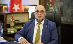 Mehmet Akpınar yazdı; “İçimiz Yanıyor: İnsanı Diriltmek”