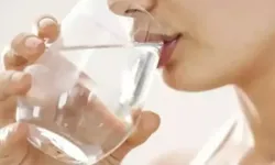 Ezan Okunurken Su İçilir mi? Sahurda Ezan Başlayınca Su İçmek Orucu Bozar mı? Diyanet’ten Kritik Uyarı!