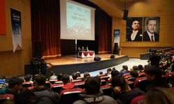 “Hür Yaşadım, Hür Yaşarım” Konferansı Gençleri Millî Mücadele Ruhu ile Buluşturdu