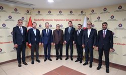 Nevzat Pakdil ve İl Protokolü Rektör Okumuş’u Ziyaret Etti!