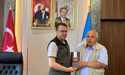 1978 Maraş Olaylarının Perde Arkası Kitabı, Orman Bölge Müdürü Fazıl Cabaroğlu’na Takdim Edildi