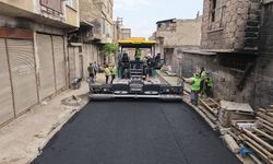 Büyükşehir, Menderes Mahallesi’nde Sıcak Asfalt Serimine Başladı!