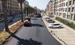 Kahramanmaraş Büyükşehir, Trabzon Bulvarı’nda Son Kat Asfalt Serimine Başladı!