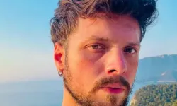 Berkay Şahinoğlu Kimdir? Çirkin Dizisinin İsmet'i Berkay Şahinoğlu Kaç Yaşında ve Nereli?
