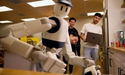 Evler için ucuz insansı robot üretimi başlıyor