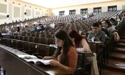 Üniversiteler Ne Zaman Açılıyor? 2026-2027 Ders Başlangıç Tarihleri Belli Oldu!