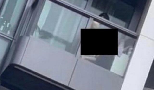 Evlerinin balkonunda cinsel ilişkiye girdiler! Kadın tutuklandı