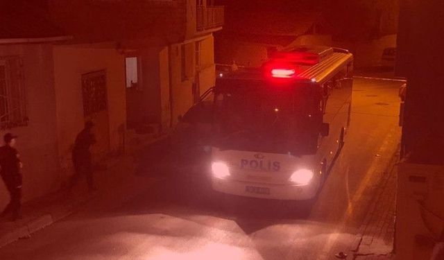 Ev sahibi ile kavga eden kiracı, polisi vurup intihar etti