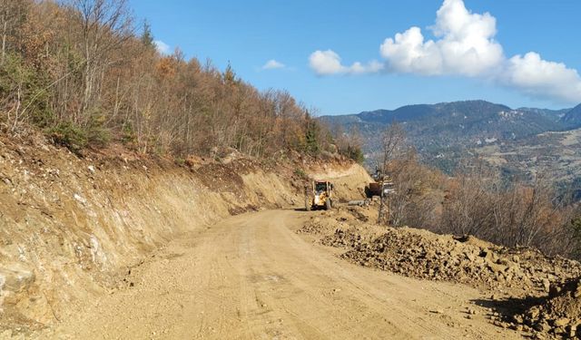 Kahramanmaraş Büyükşehir Andırın’da Ulaşım Yatırımlarını Sürdürüyor