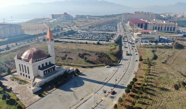 Üniversite Hastanesi’nin Yolu Yenileniyor!