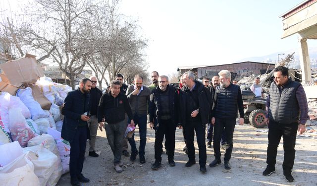 Başkan Güngör’den Hal Esnafına Ziyaret