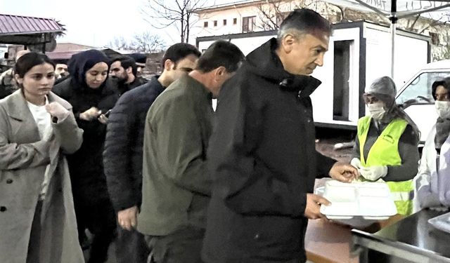 Türkoğlu Koordinatör Valisi Tuncay Akkoyun İftar Sofrasına Misafir Olmaya Devam Ediyor!