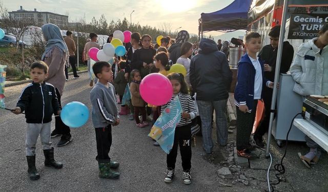 Anadolu Arslanları depremzede 10 bin çocuğa iftar verdi