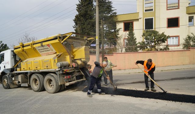 Depremde Hasar Gören Yollar Onarılıyor!