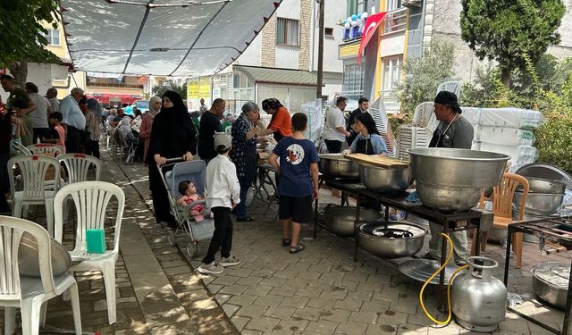 Bedava yemek için grup kurdular!