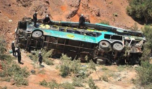 Katliam gibi kaza! Otobüsteki 24 kişi hayatını kaybetti