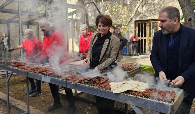 Vekillerin Meclis'teki mangal partisi olay oldu!