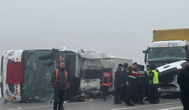 Malatya'da korkunç kaza! Yolcu otobüsü devrildi, 4 ölü, 36 yaralı