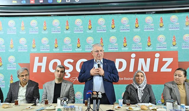 Başkan Mahçiçek, iki dönemin meclis üyelerine iftarda veda etti