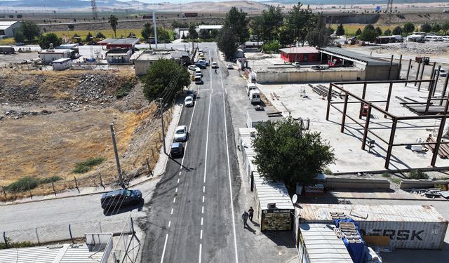 Pazarcık’ta Yollar Büyükşehir ile Yenileniyor