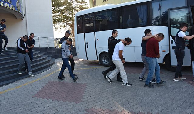 Berberin örgüt liderliği yaptığı çete çökertildi: 76 gözaltı