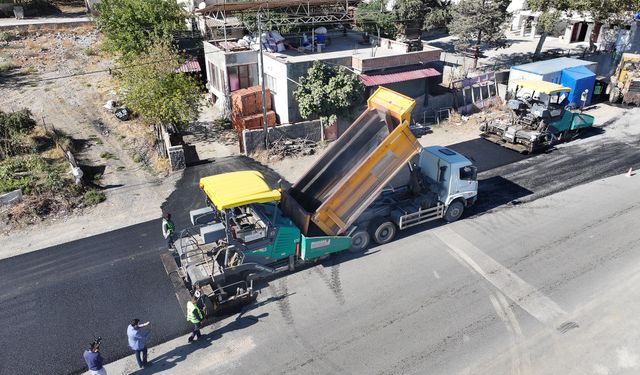 Türkoğlu’nun ana caddesinde asfalta başlandı!