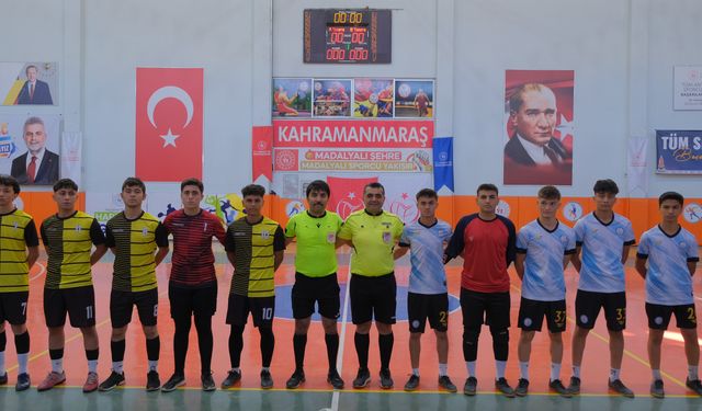 Cumhuriyet Spor Şöleni’nde futsal heyecanı başladı!