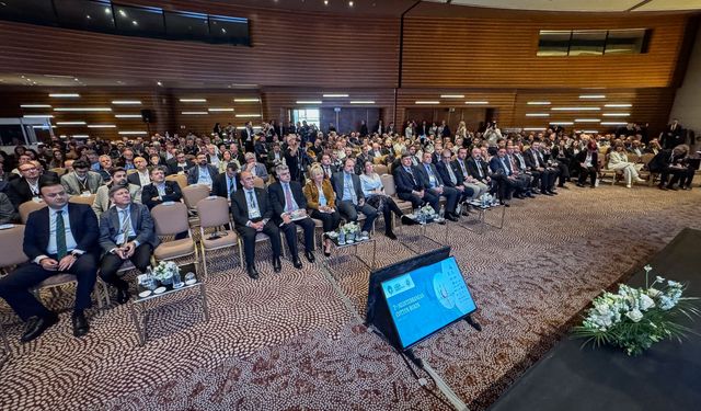 Akdenizdeki pamuk sektörü İzmir’de konuşuldu