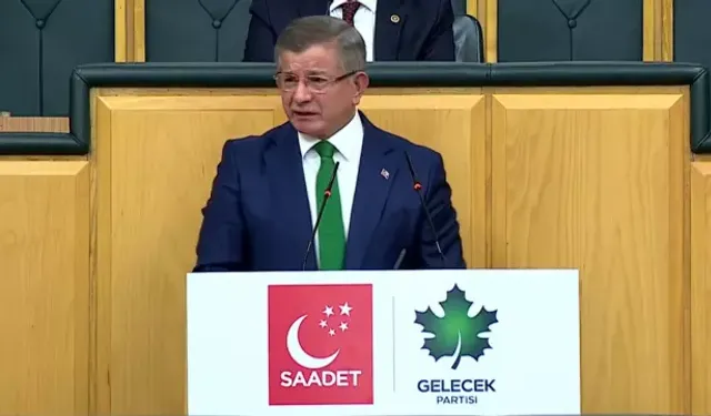 Davutoğlu, kürsüde hüngür hüngür ağladı!