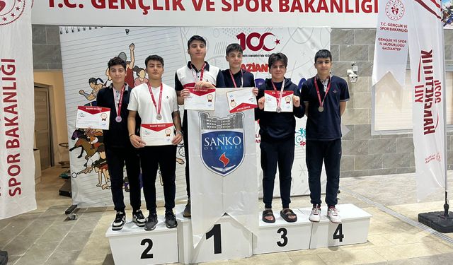 SANKO Okulları Yüzmede Şampiyon Oldu