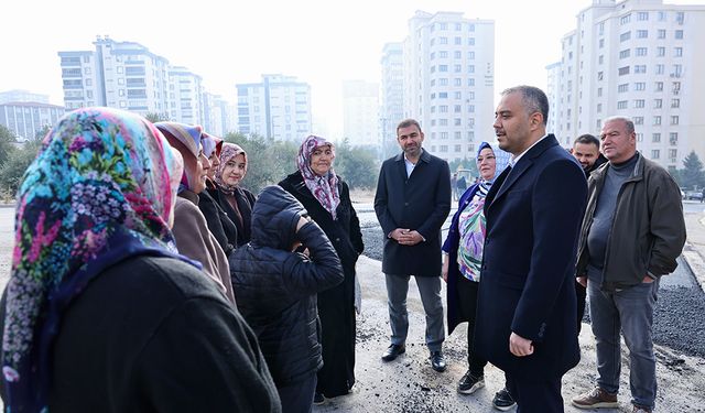 Onikişubat'ta tarihin en büyük asfalt seferberliği devam ediyor!