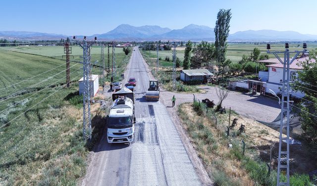 Afşin’de 11 kilometrelik grup yolunda çalışma!