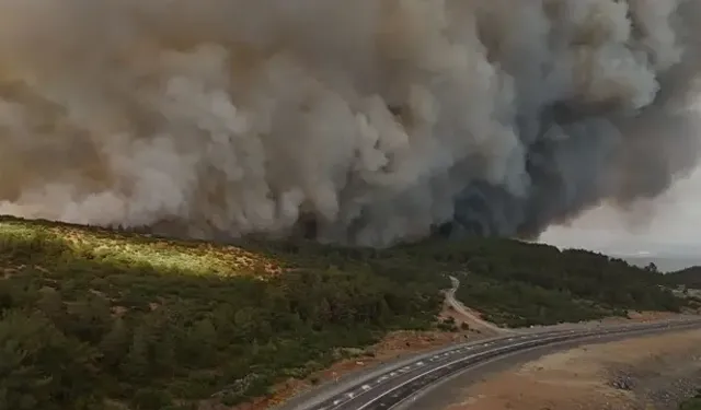 Yangın Bölgesine Su Taşıyan Tanker Devrildi: 3 Can Kaybı