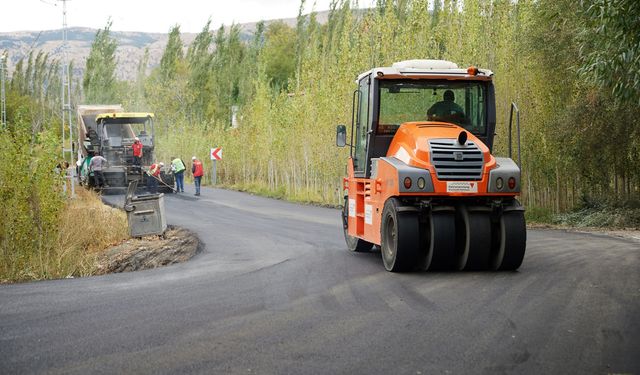 Çağlayancerit’e 65 Milyonluk Yol Yatırımı!