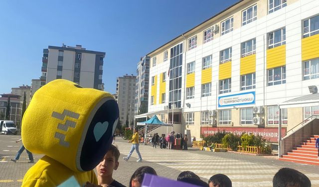 Kahramanmaraşlı Öğrencilere "Ekranı Bırak, Kitaba Bak" Çağrısı!