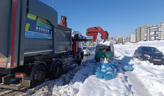 Onikişubat’ta temizlik hizmetleri aksamıyor!