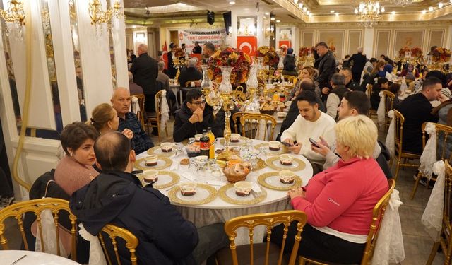 Maraşyurt Derneği 2 Bin Kişiyle Oruç Açtı!