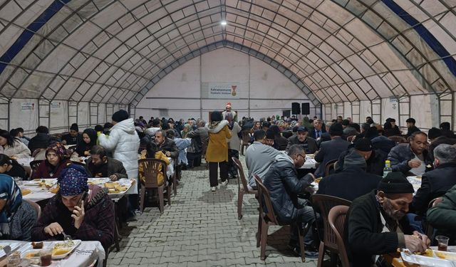 Kahramanmaraş Büyükşehir’in İftar Çadırlarında Dayanışma ve Neşe Bir Arada!