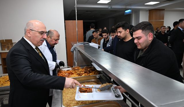 KSÜ Rektörü Ak, Öğrencilerle İftarda Buluştu!