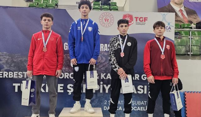 Kahramanmaraş Büyükşehir’in Pehlivanları, Türkiye Güreş Şampiyonası’nda Kürsüde!